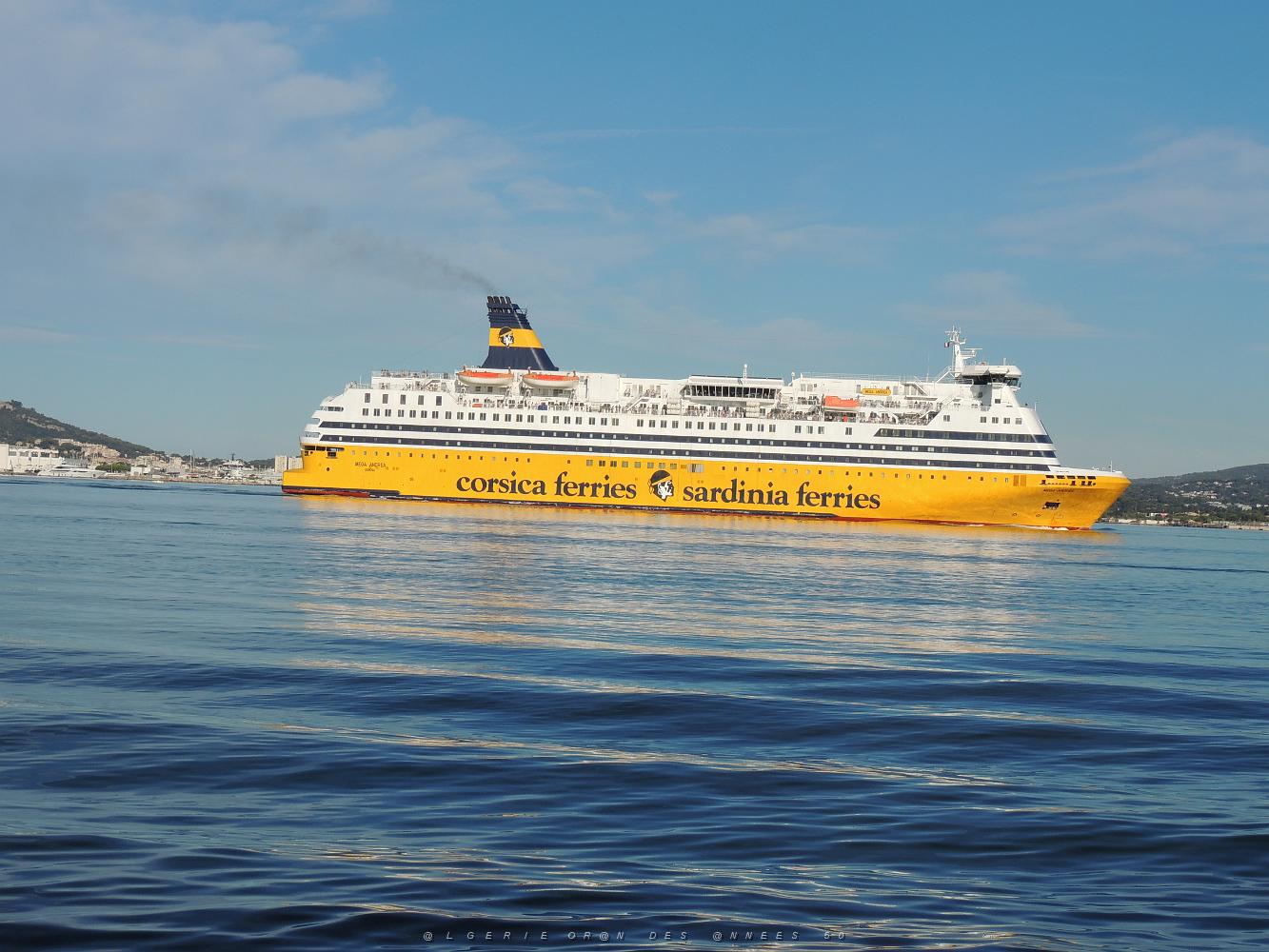 18 toulon Le Ferry qui entre.JPG -           